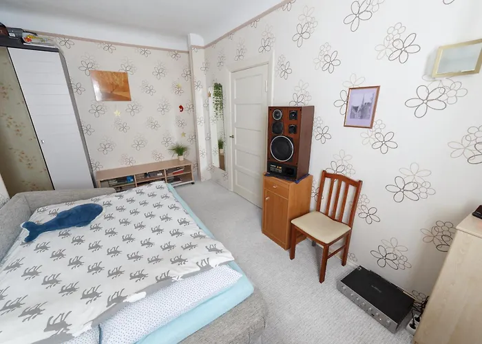 Bright, Quit Rooms For Up To 4 With Breakfast